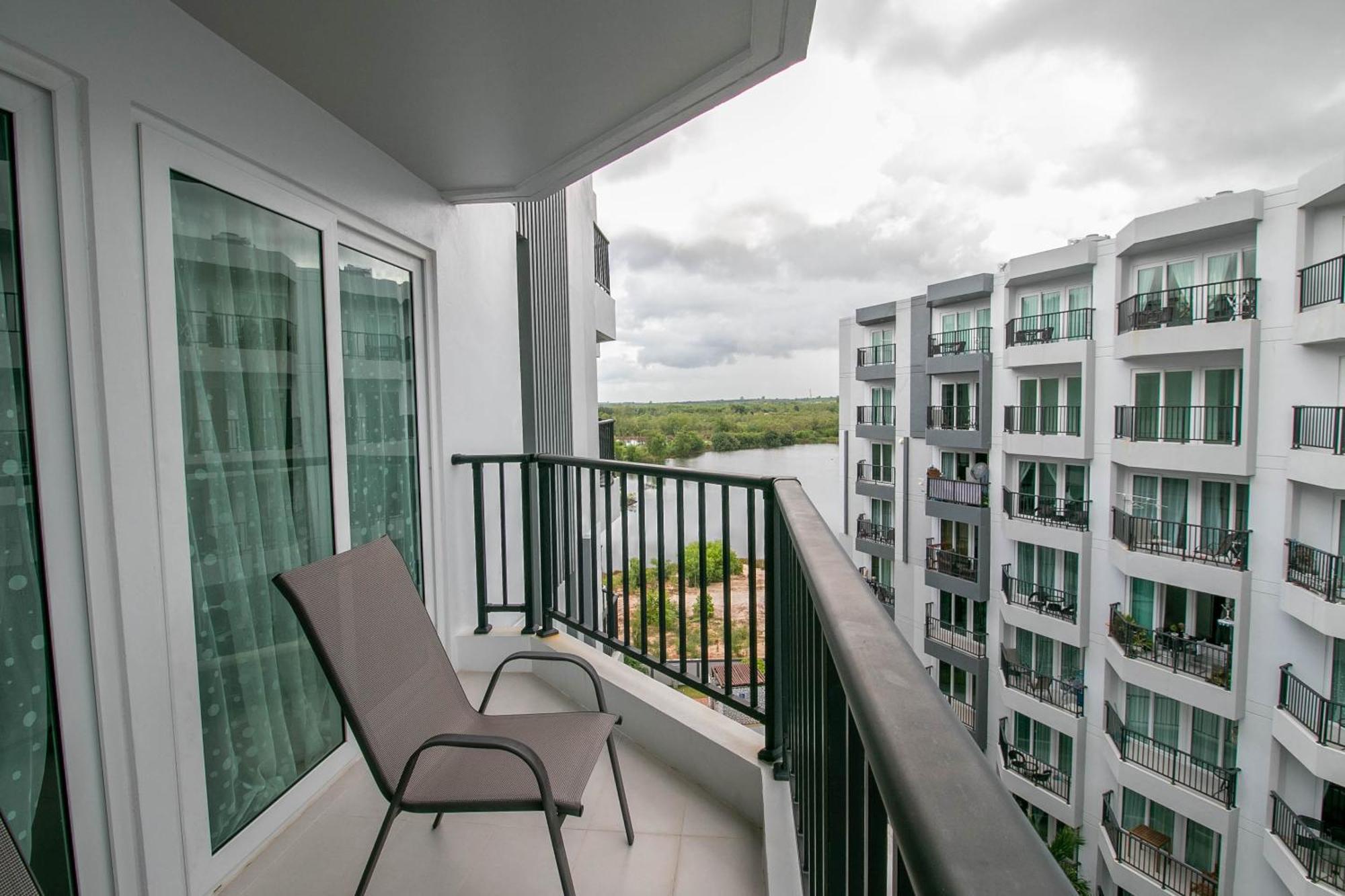 Mantra Beach Condominium Suite - Mae Phim Ban Tha Fat Exteriör bild